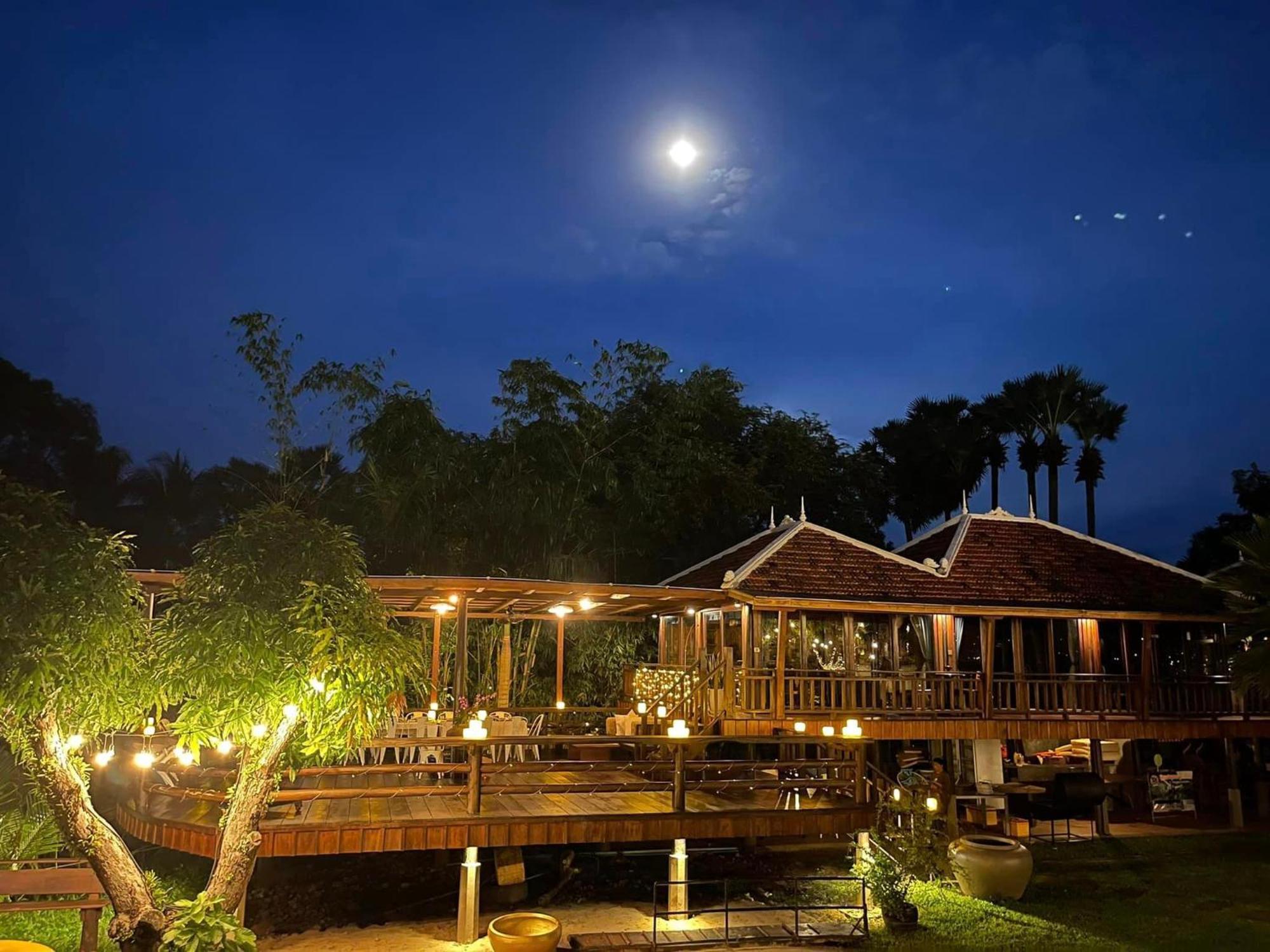 Devi Kampot Resort At Phum Kampot Esterno foto